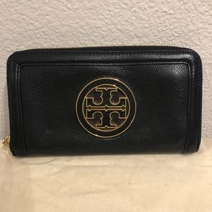 Tory Burch Amanda zip continental wallet